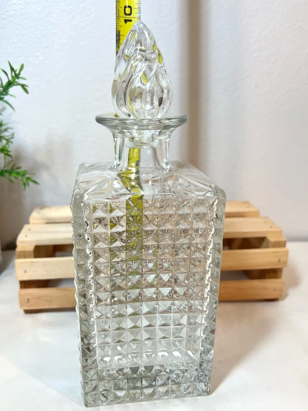 Luigi Bormioli Mixology 26.5 oz Elixir Decanter w Mismatched Flame Stopper